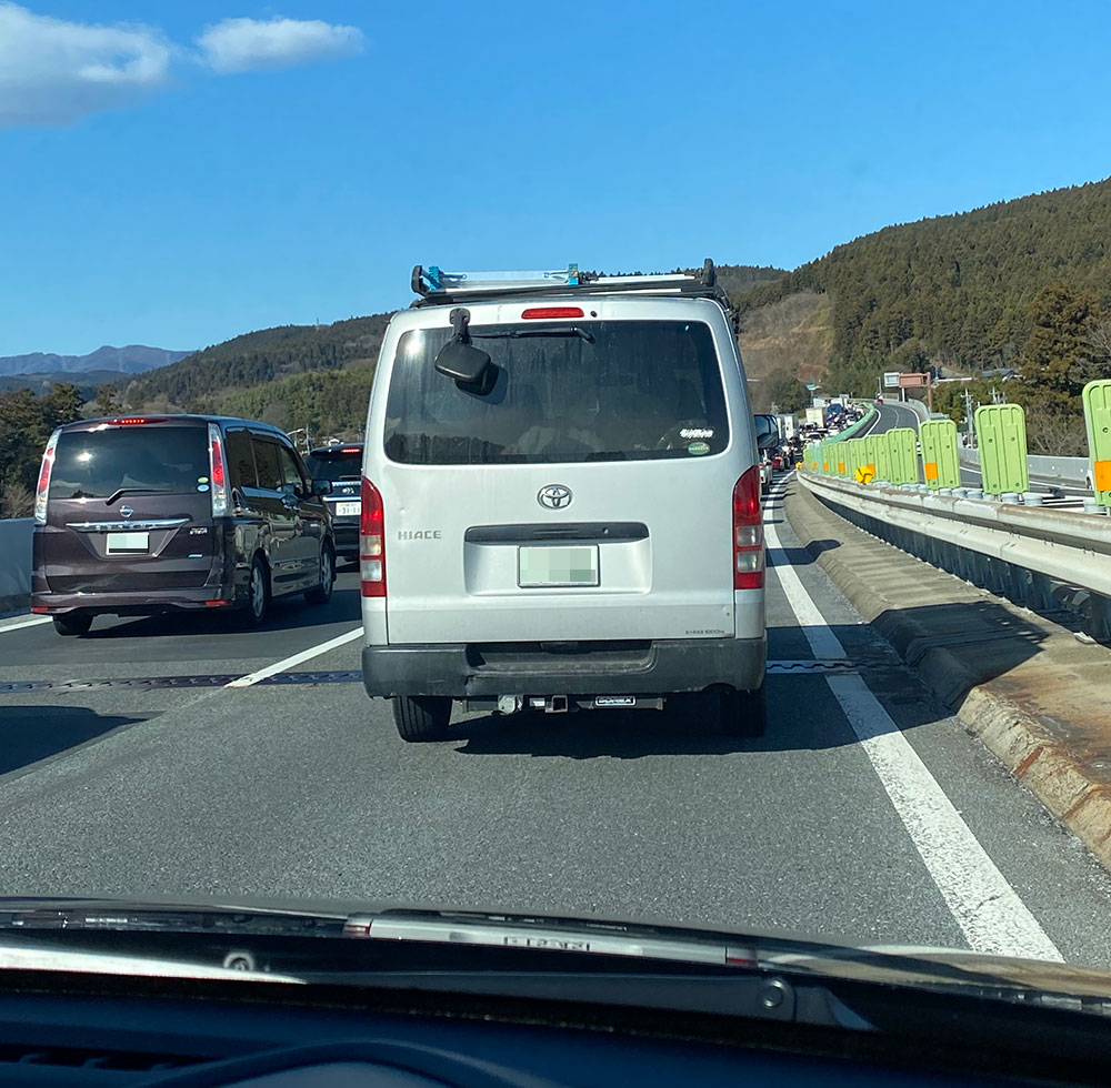 정체중인 일본의 고속도로 모습.