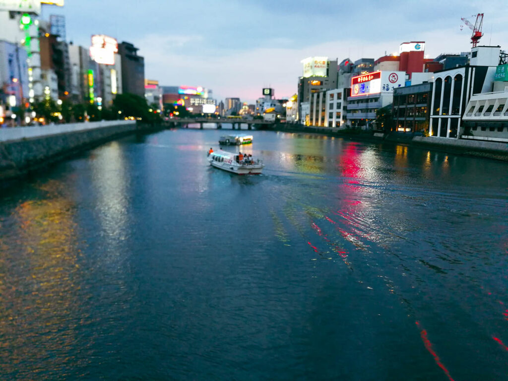 나카스 카케하시(中洲懸橋)에서 바라본 주변 풍경