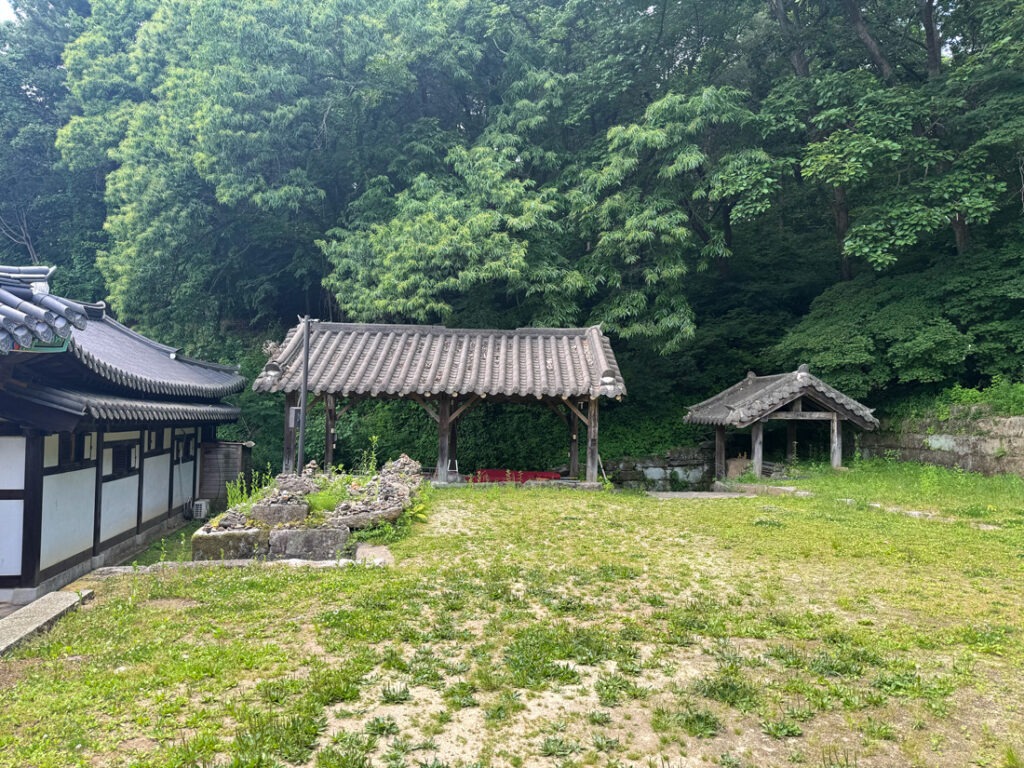 봉선사 뒤뜰