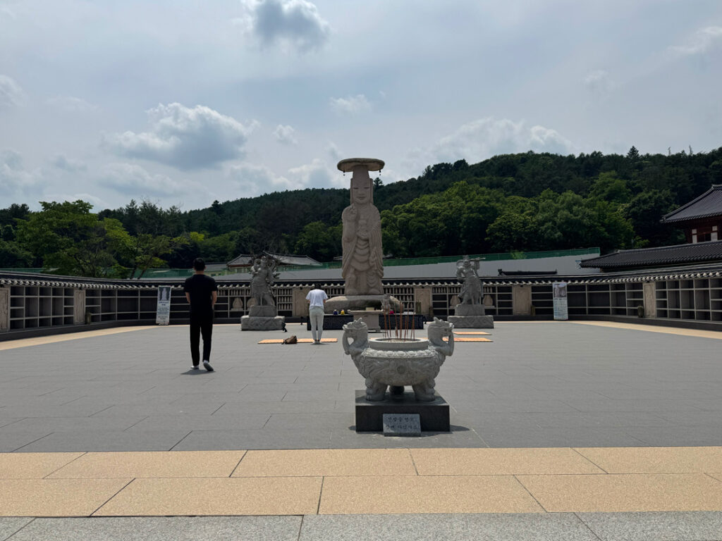 봉선사 야외 돌불상
