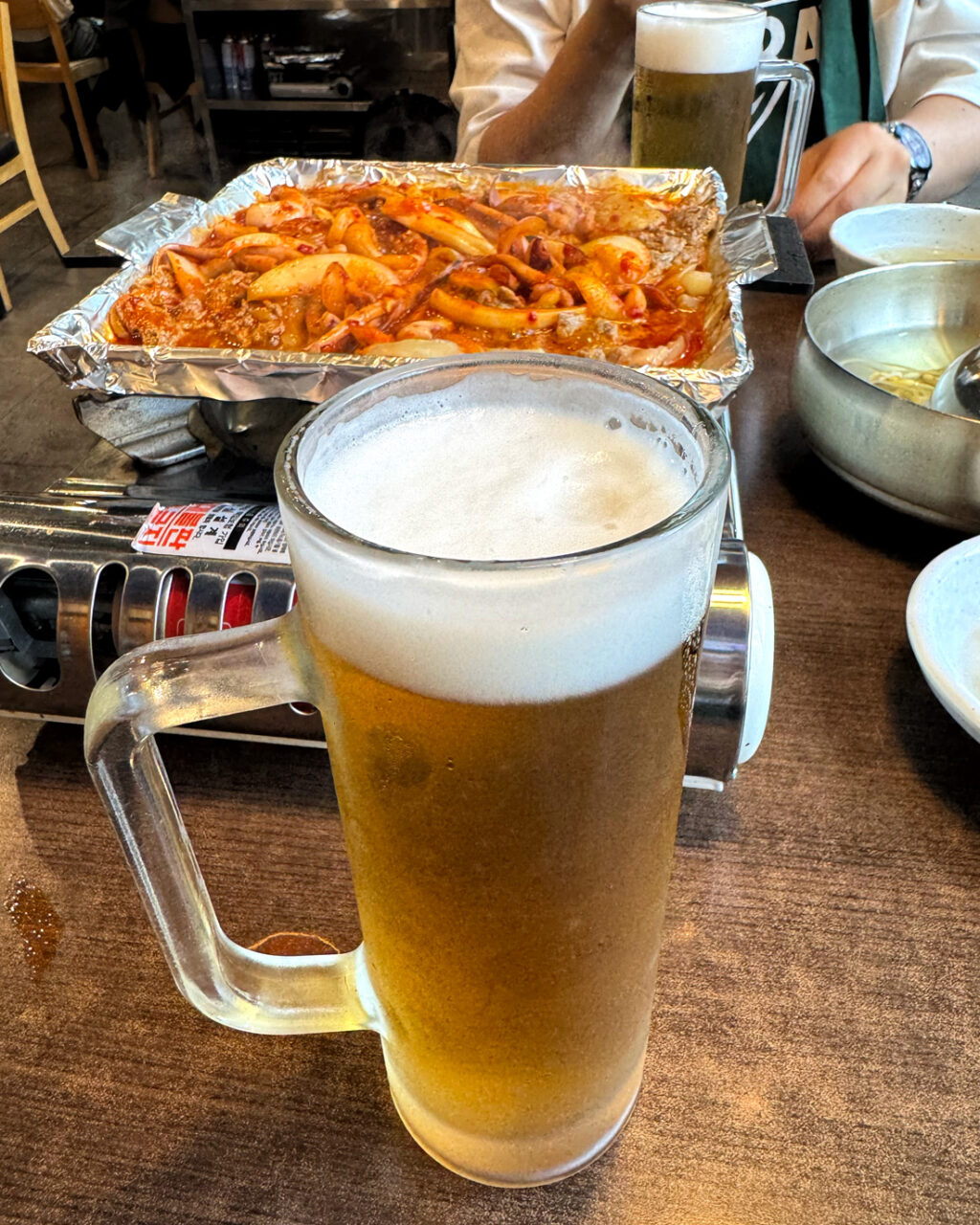 오징어불고기와 즐기는 카스 생맥주