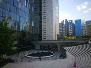 일본어 공부 했던 장소 히가시신주쿠역 빌딩 공원