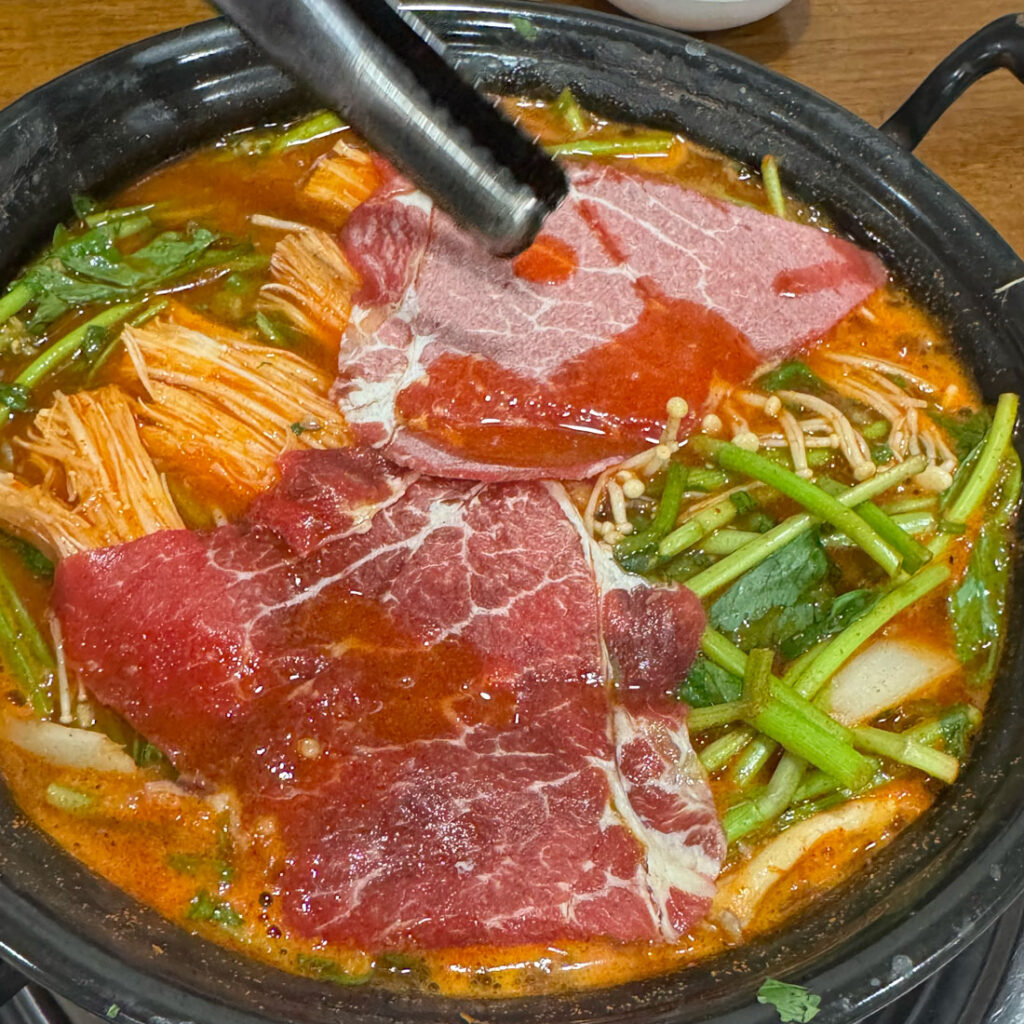 등촌샤브칼국수 버섯매운탕칼국수 샤브 고기 투하
