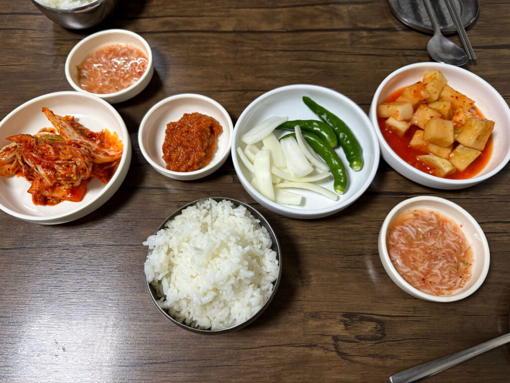 다정순대국 기본반찬