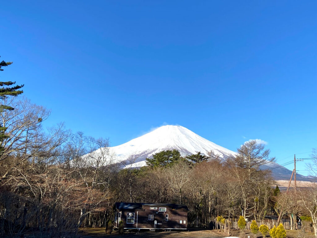 후지산이 보이는 일본 야마나시현 캠핑장