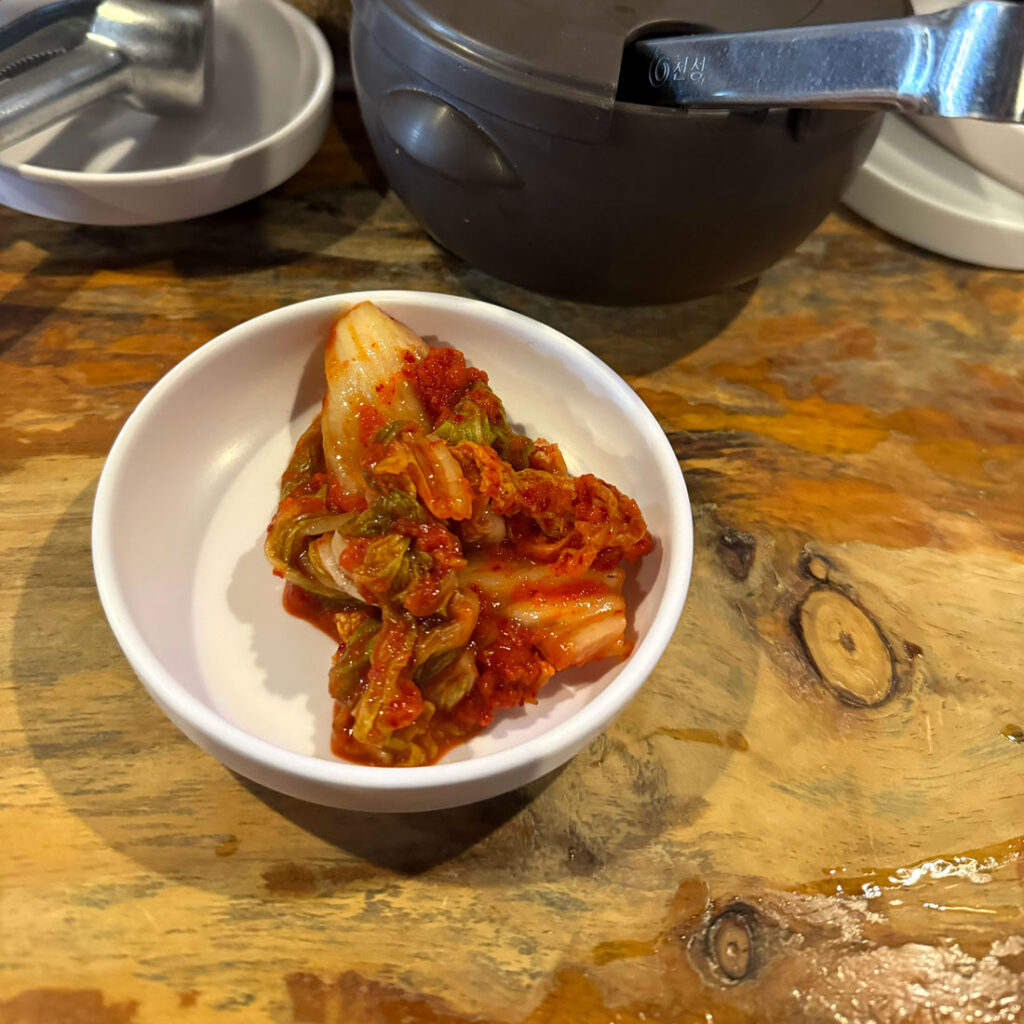 홍대 하카타분코 라멘 김치