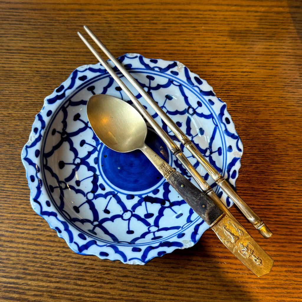 심플리타이 식기류