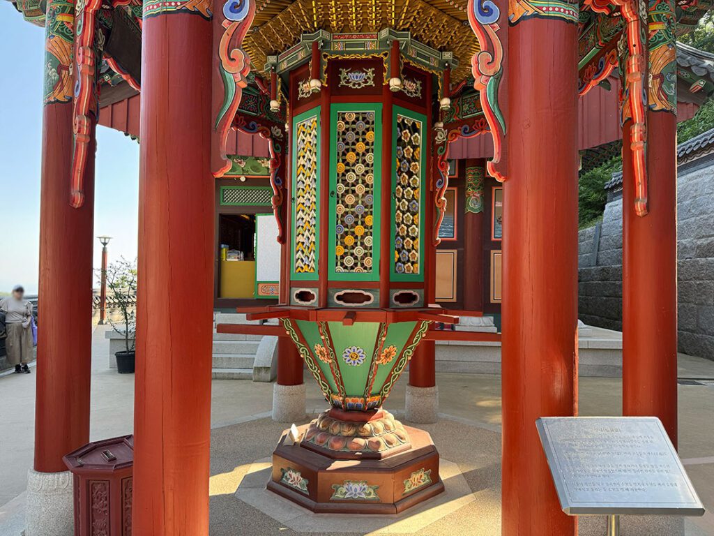 보문사 화려한 윤장대