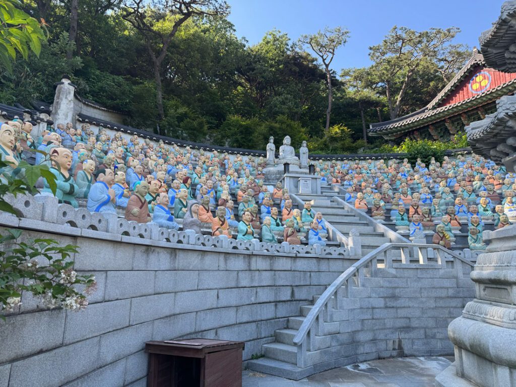보문사 형형색색 옷을 입은 오백나한