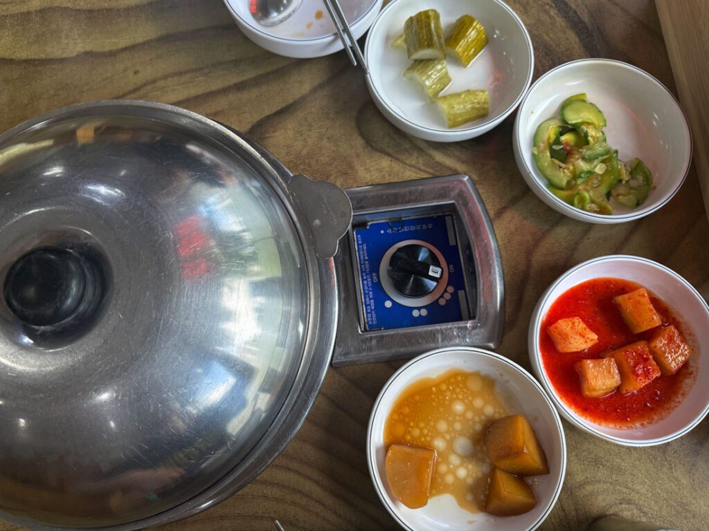 일산 돌솥부대찌개 기본반찬