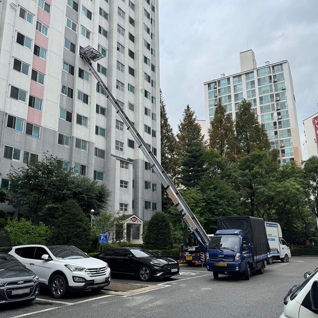 전세집 잔금 치르고 사다리차로 이삿짐 올리던 순간