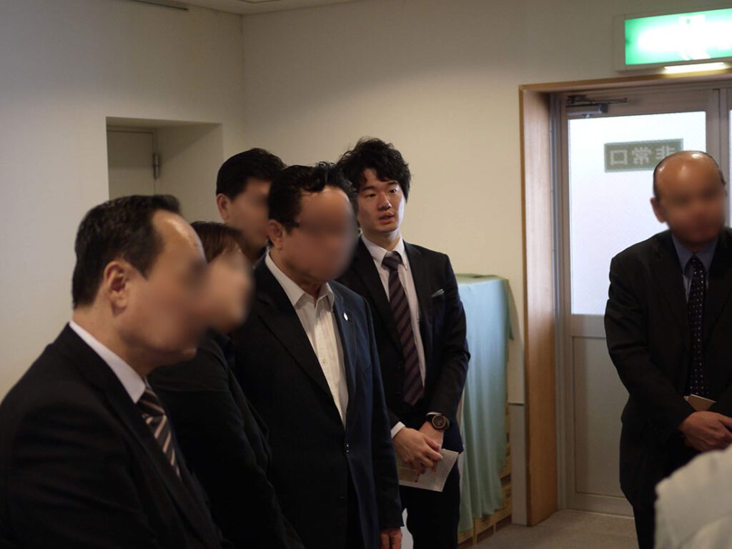 손님들 모시고 일본 공장 견학 갔을 때